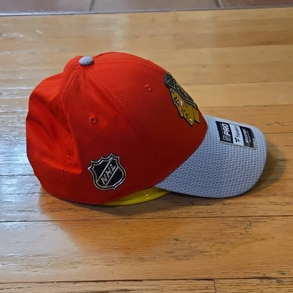 NWT NHL Chicago Blackhawks Fanatics 2020 Locker Room Pro Authentic Adjustable Ha - Picture 5 of 14